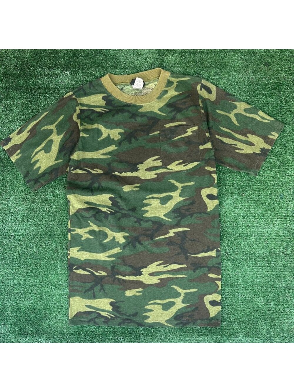 Vintage 90s M81 Woodland Camo T-Shirt Grunge Punk Army Military Paper Thin S